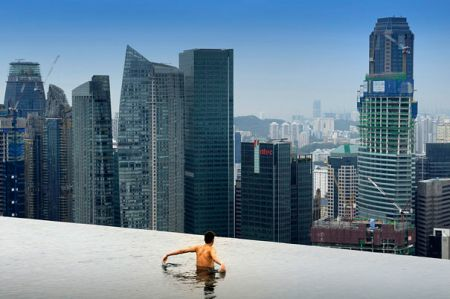 Бассейн на крыше отеля. Сингапур