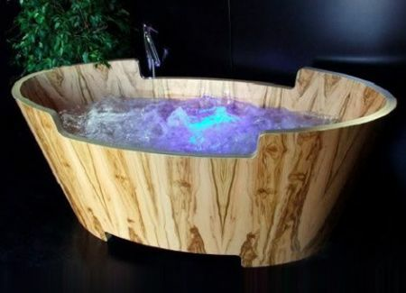 Деревянная ванна с гидромассажем